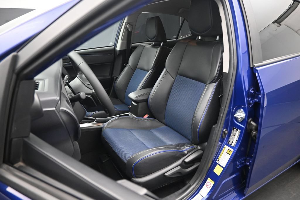 Used 2017 Toyota Corolla SE w/ Carpet Mat Package (TMS) FWD image 9
