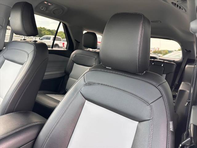Certified 2023 Ford Explorer XLT w/ Equipment Group 202A RWD image 17