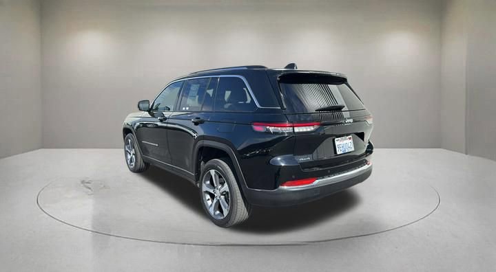 Used 2023 Jeep Grand Cherokee Limited AWD/4WD image 4