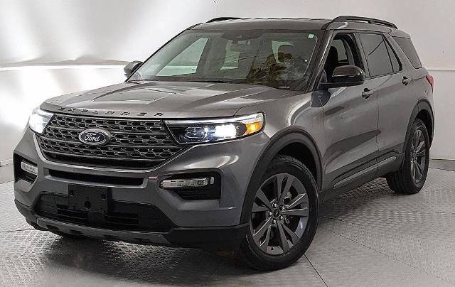 Certified 2024 Ford Explorer XLT w/ Equipment Group 202A RWD image 6