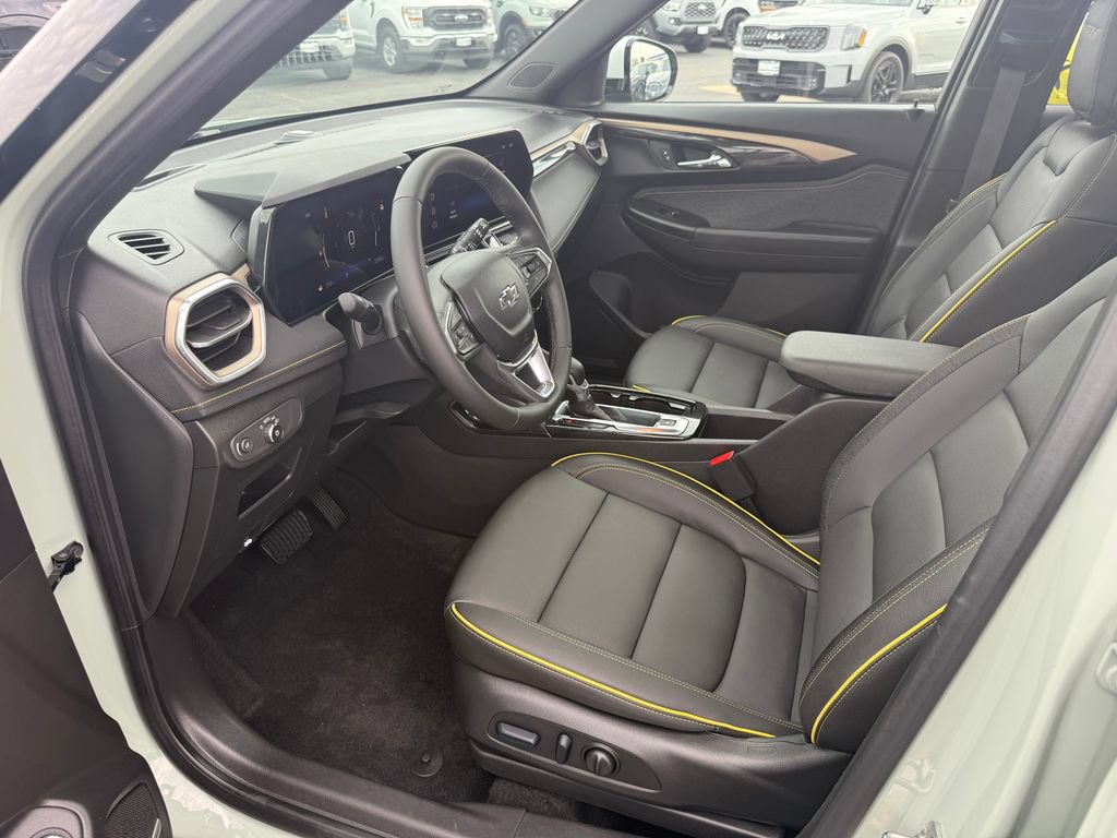 Used 2025 Chevrolet TrailBlazer ACTIV w/ Convenience Package FWD image 15