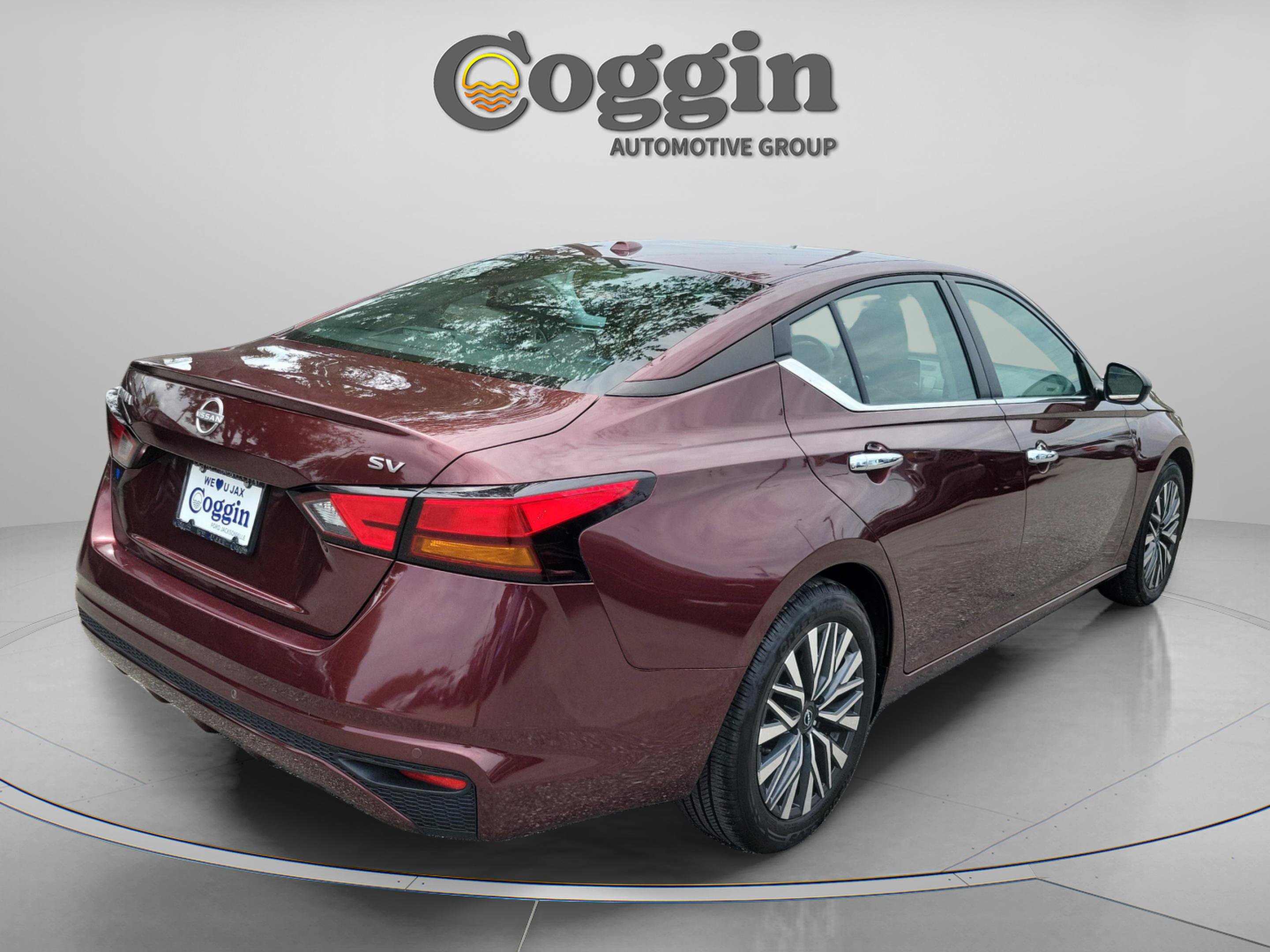 Used 2024 Nissan Altima 2.5 SV FWD image 3