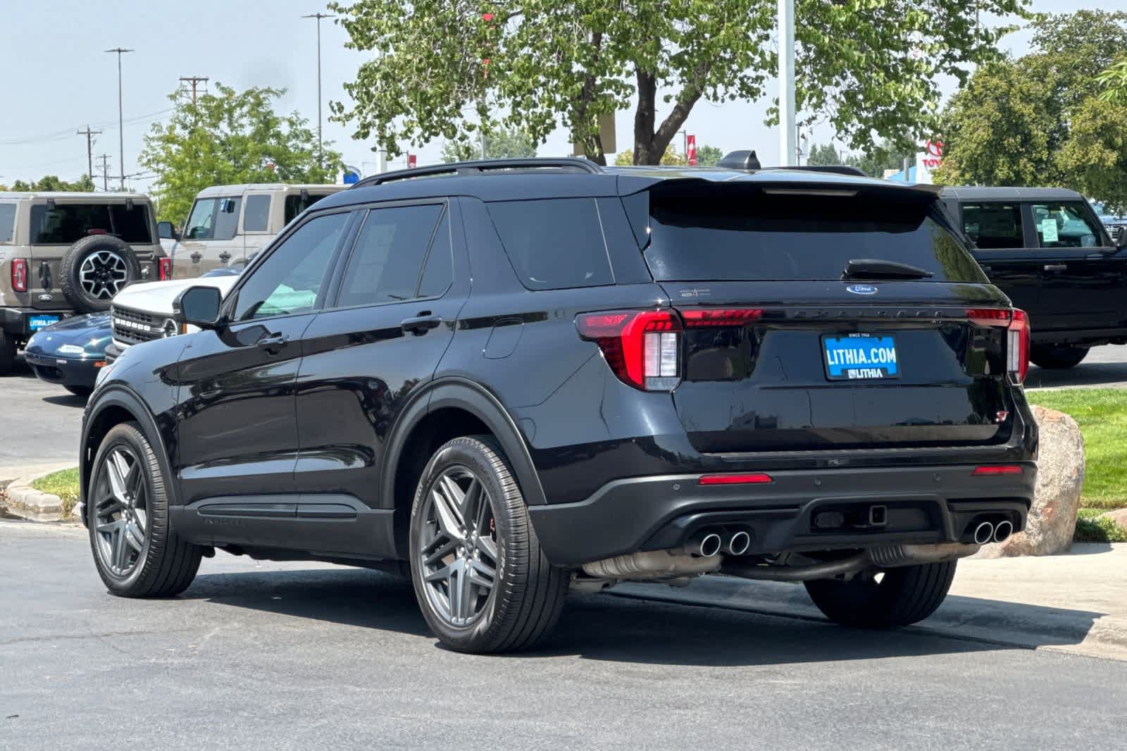 Certified 2025 Ford Explorer ST AWD/4WD image 6