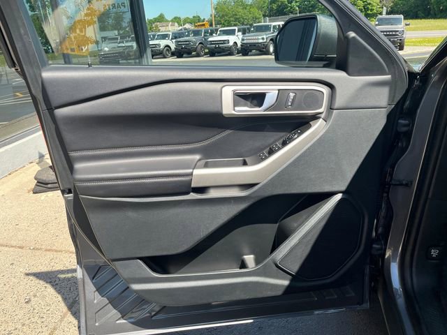 Certified 2023 Ford Explorer XLT w/ Equipment Group 202A AWD/4WD image 16