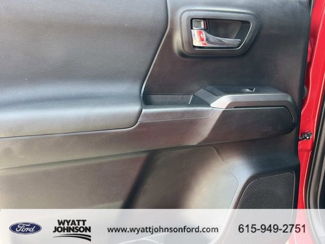 Used 2021 Toyota Tacoma TRD Off-Road w/ Technology Package AWD/4WD image 18