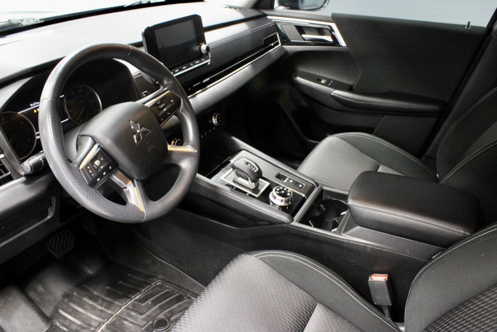 Used 2022 Mitsubishi Outlander ES AWD/4WD image 22