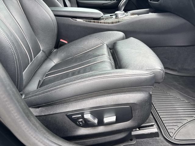 Used 2019 BMW 530i w/ Convenience Package RWD image 11