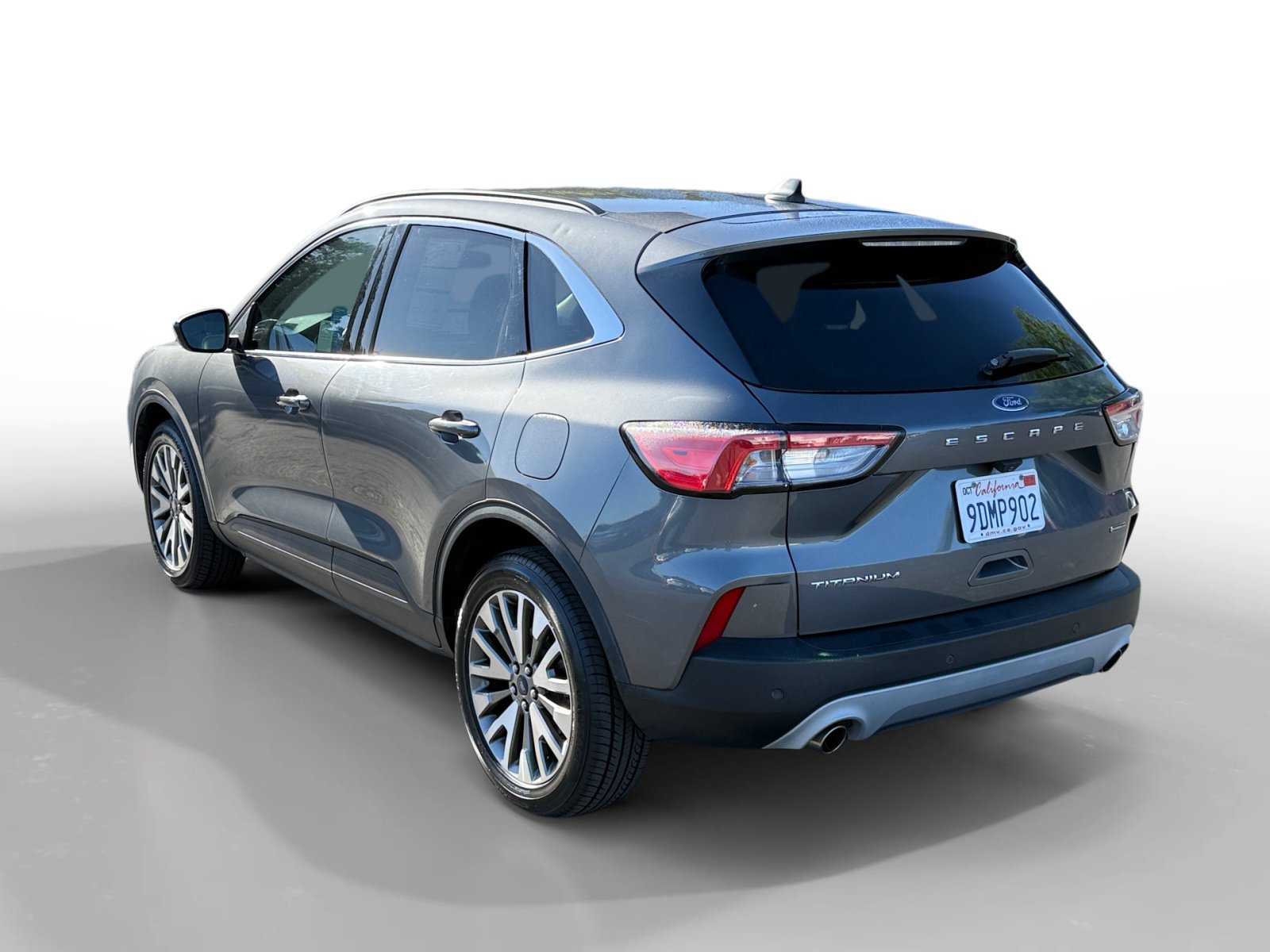 Certified 2022 Ford Escape Titanium AWD/4WD image 3