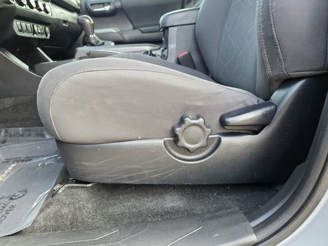 Used 2019 Toyota Tacoma TRD Off-Road w/ Technology Package image 10