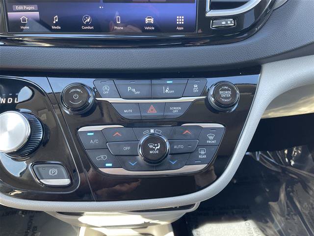 Used 2024 Chrysler Pacifica Touring-L FWD image 26