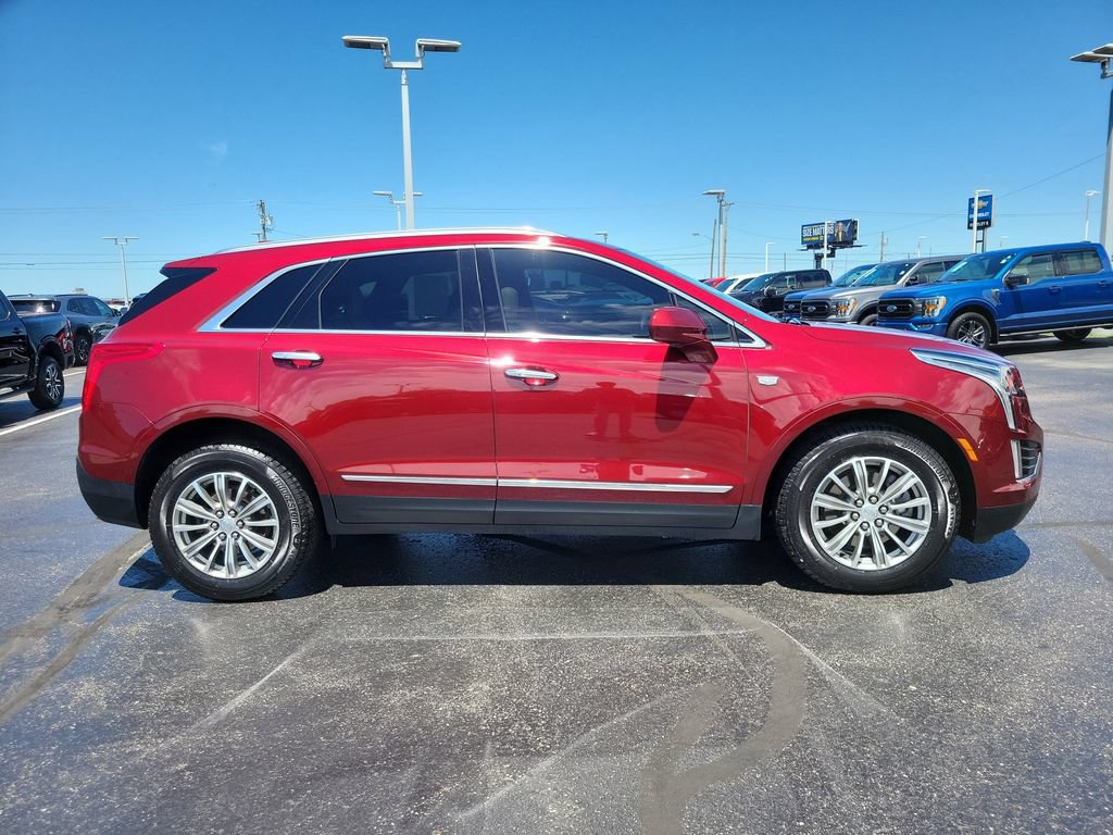 Used 2017 Cadillac XT5 Luxury w/ Driver Awareness Package AWD/4WD image 2
