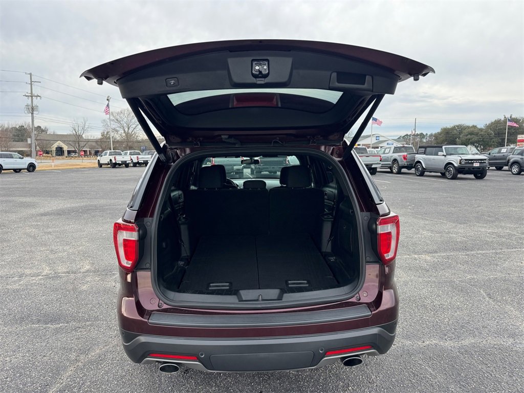 Certified 2019 Ford Explorer XLT w/ Equipment Group 201A image 16
