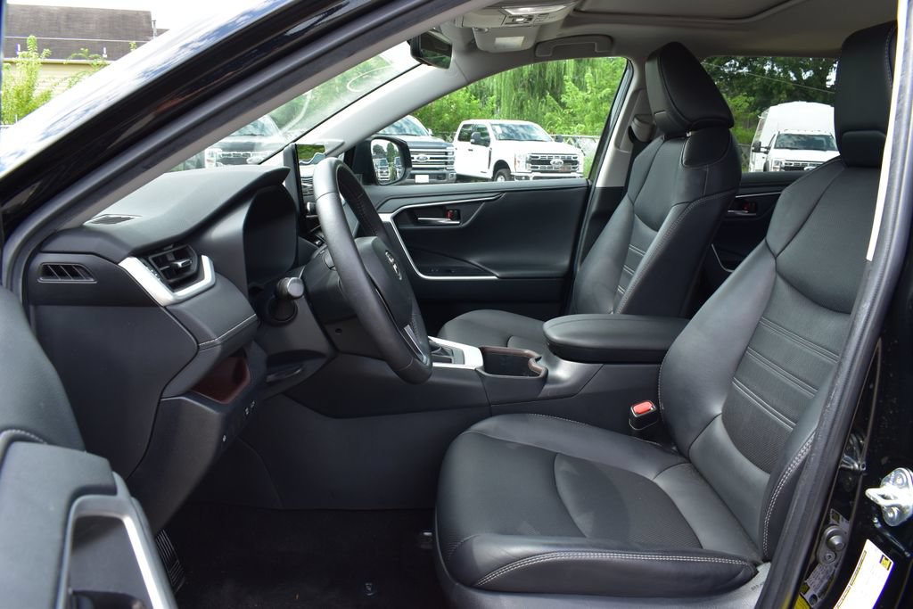 Used 2023 Toyota RAV4 Limited FWD image 7
