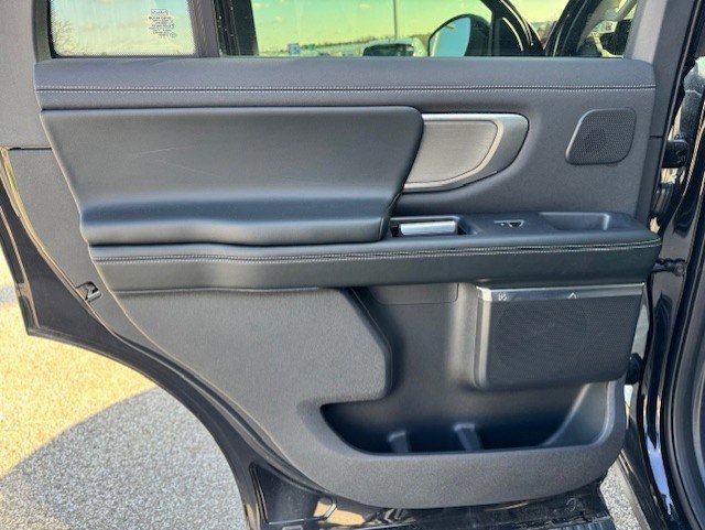 Certified 2025 Ford Expedition Platinum w/ Driver's Package image 27