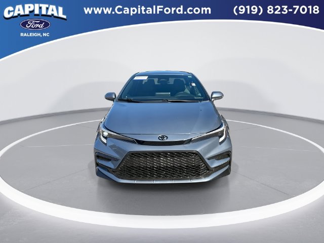 Used 2025 Toyota Corolla SE FWD image 3