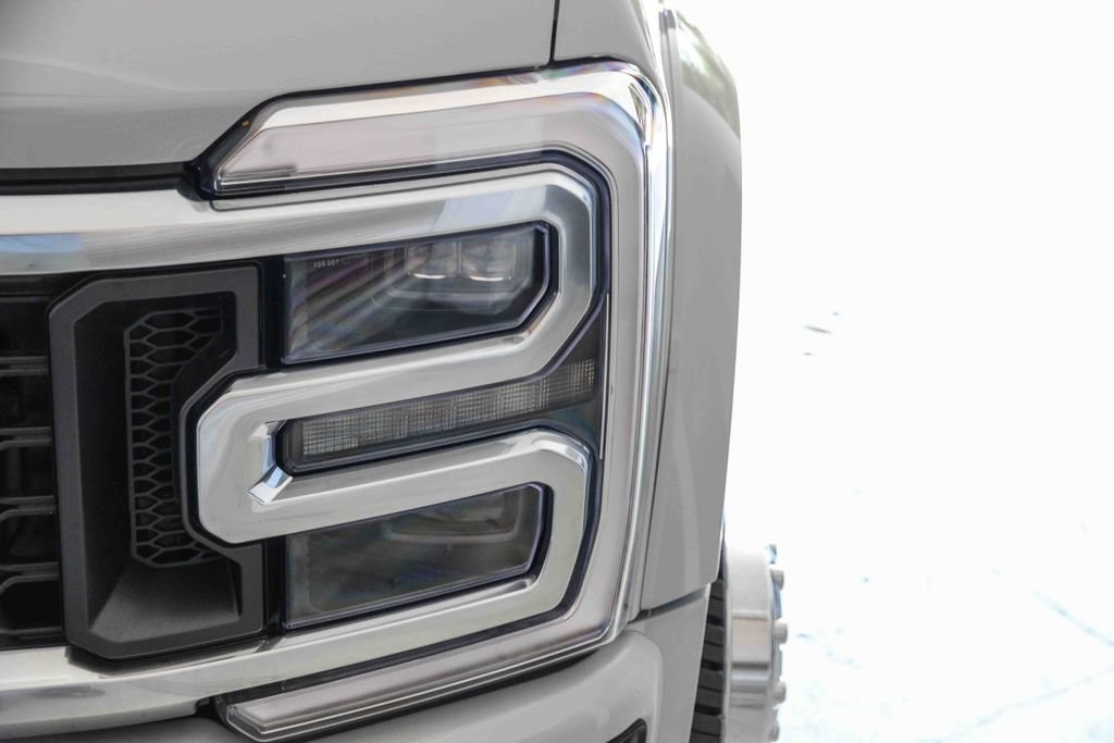 Certified 2026 Ford F450 Platinum w/ FX4 Off-Road Package AWD/4WD image 9