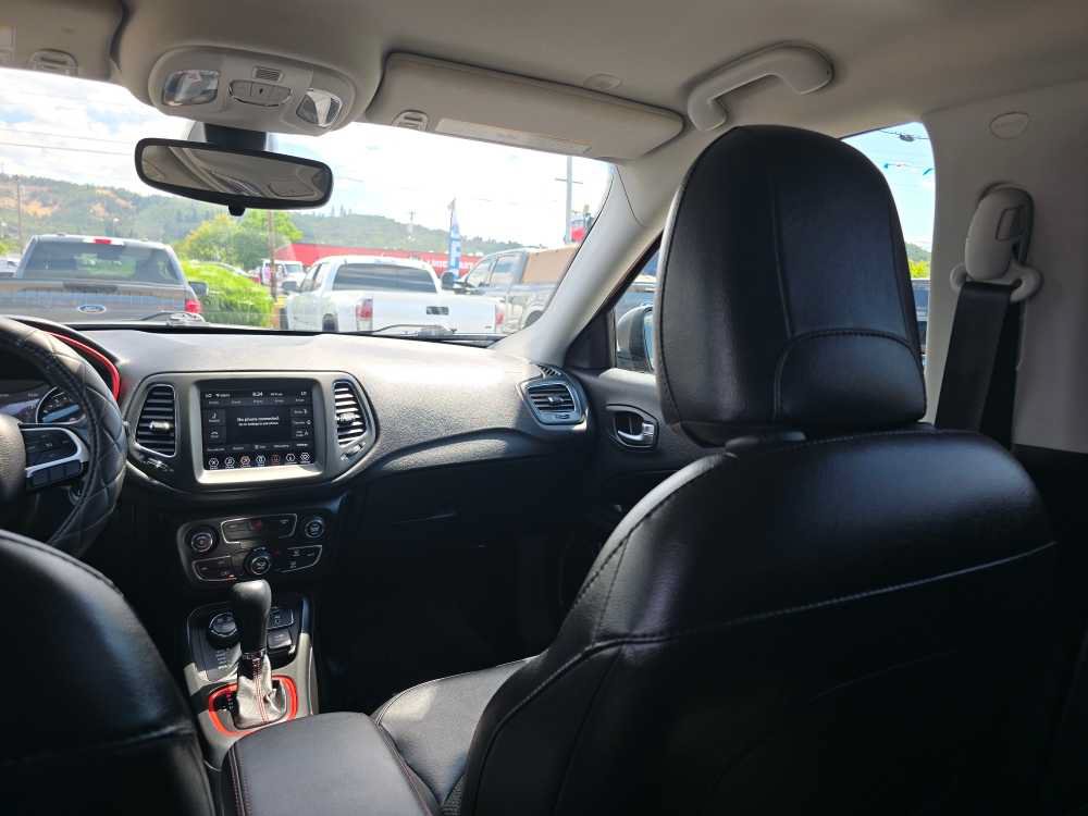 Used 2020 Jeep Compass Trailhawk AWD/4WD image 14