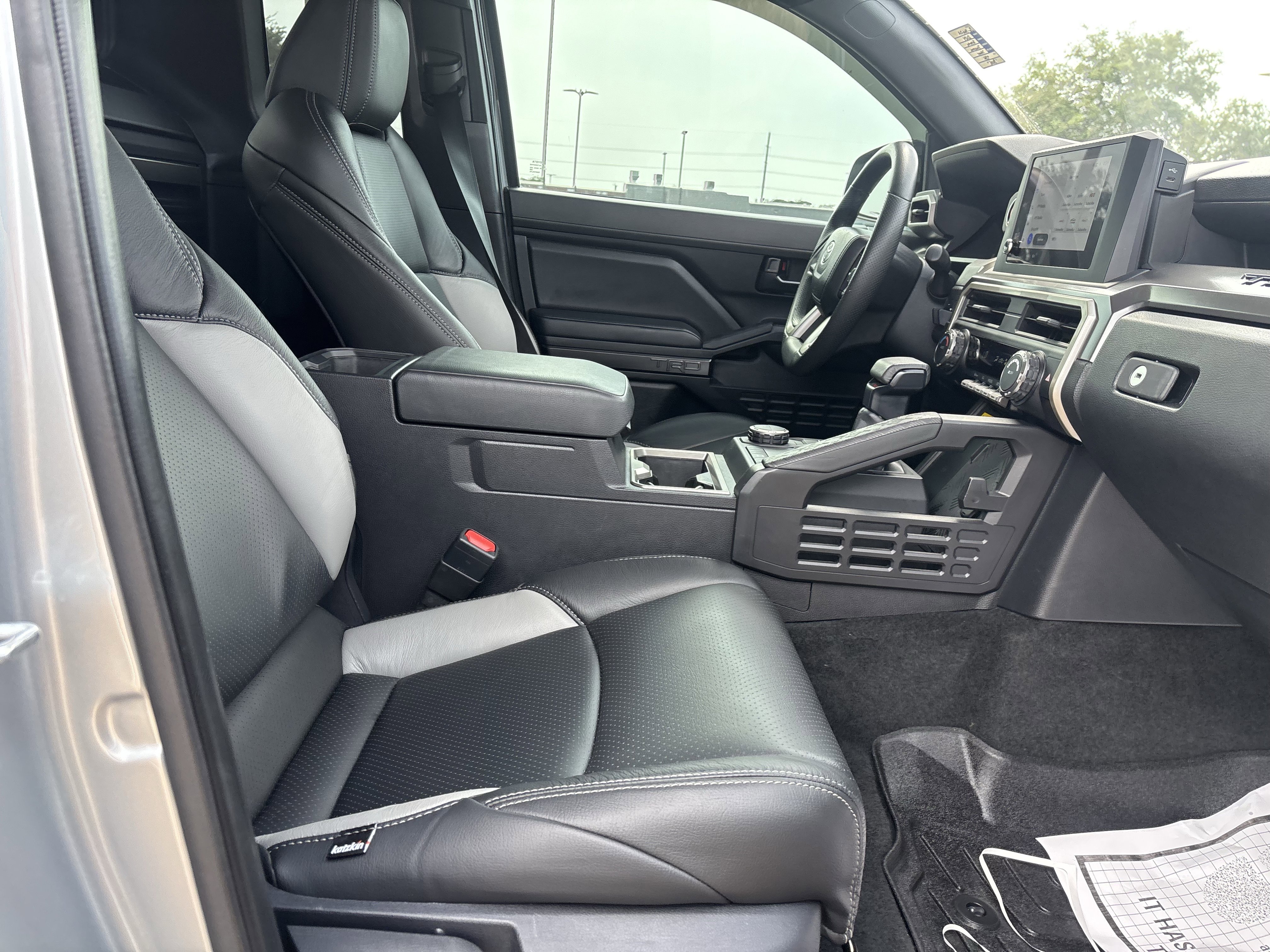 Used 2024 Toyota Tacoma PreRunner w/ TRD Prerunner Upgrade Package RWD image 17