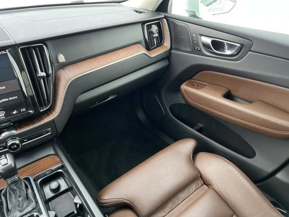 Used 2020 Volvo XC60 T6 Inscription w/ Protection Package Premier image 35