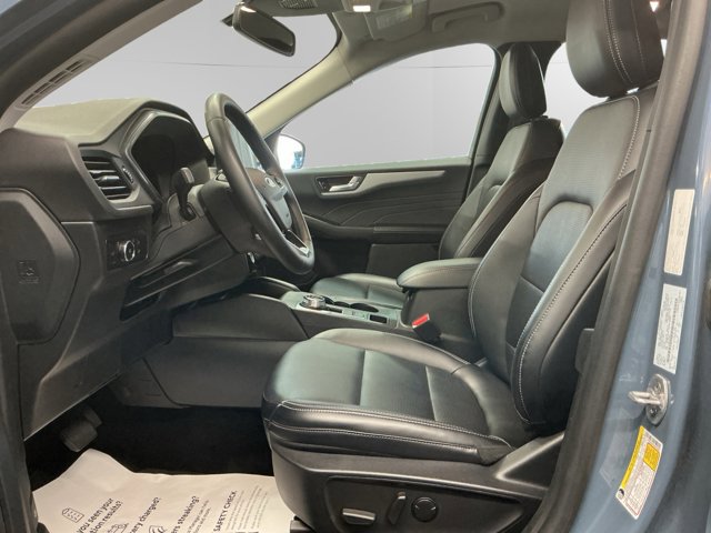 Certified 2025 Ford Escape Platinum AWD/4WD image 9