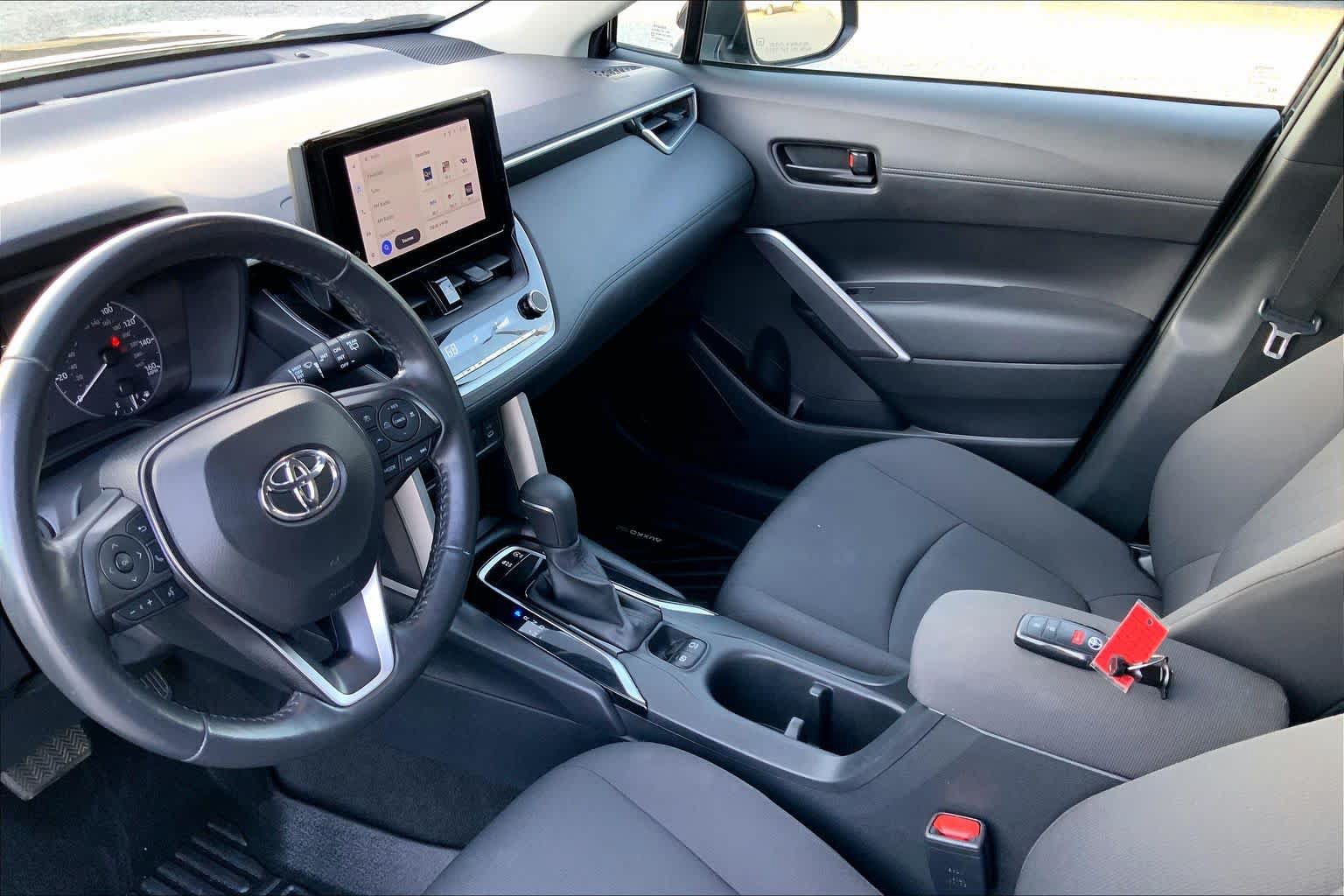 Used 2024 Toyota Corolla Cross LE FWD image 15