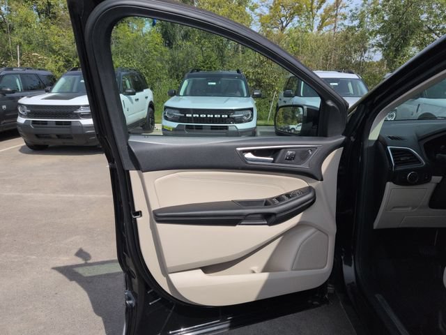 Certified 2023 Ford Edge Titanium AWD/4WD image 29