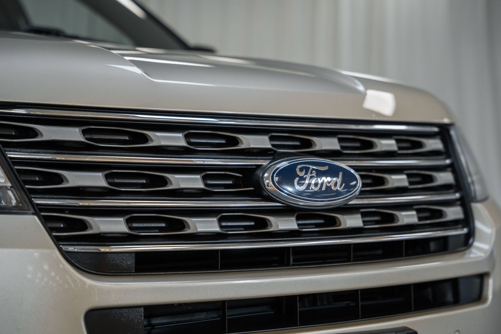 Certified 2017 Ford Explorer XLT w/ Equipment Group 202A image 6