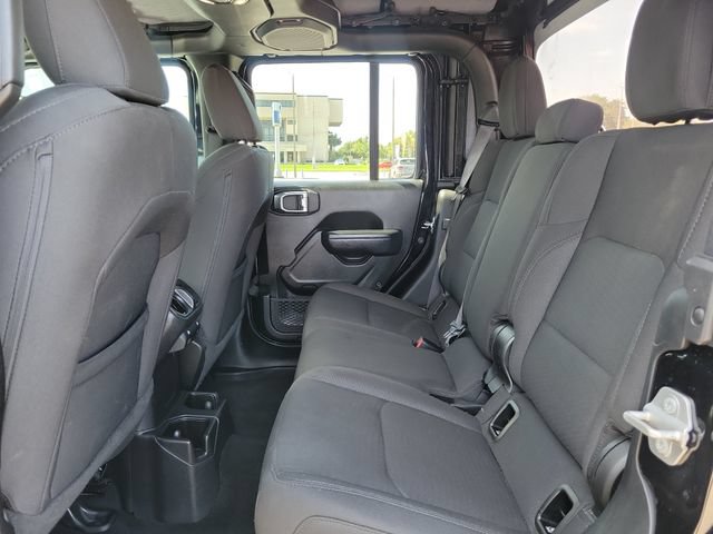 Used 2023 Jeep Gladiator Sport AWD/4WD image 11