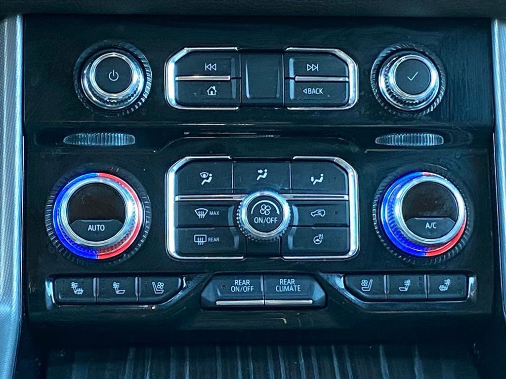 Used 2024 GMC Yukon XL Denali w/ Advanced Technology Package image 11