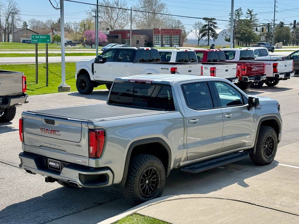 Used 2024 GMC Sierra 1500 AT4 w/ Technology Package AWD/4WD image 3