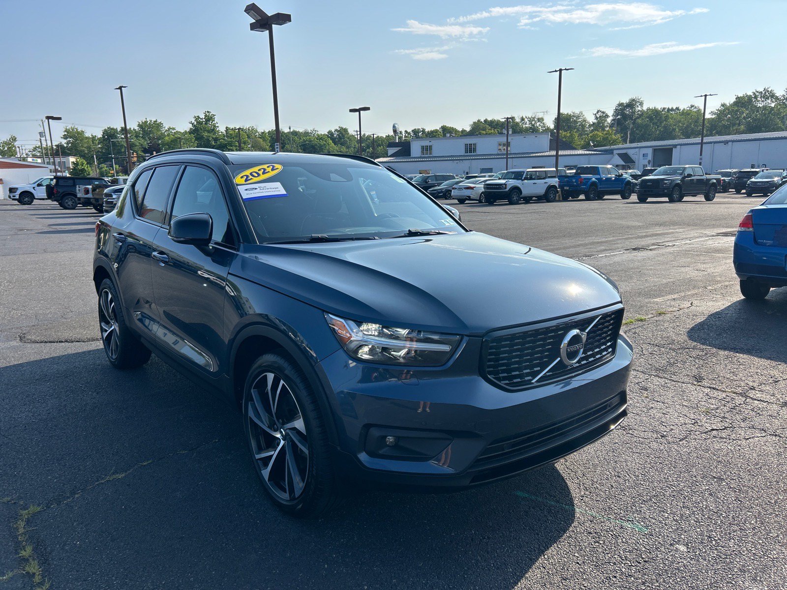 Used 2022 Volvo XC40 T5 R-Design w/ Climate Package AWD/4WD image 23