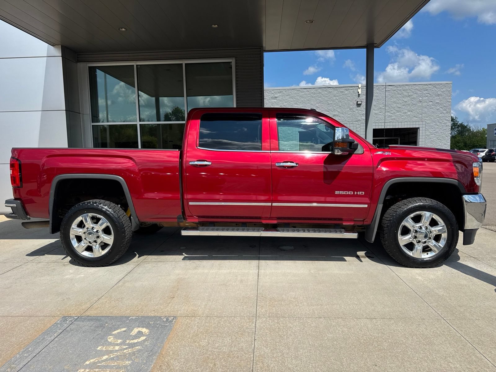 Used 2018 GMC Sierra 2500 SLT AWD/4WD image 9