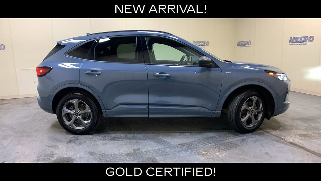 Certified 2024 Ford Escape ST-Line AWD/4WD image 2