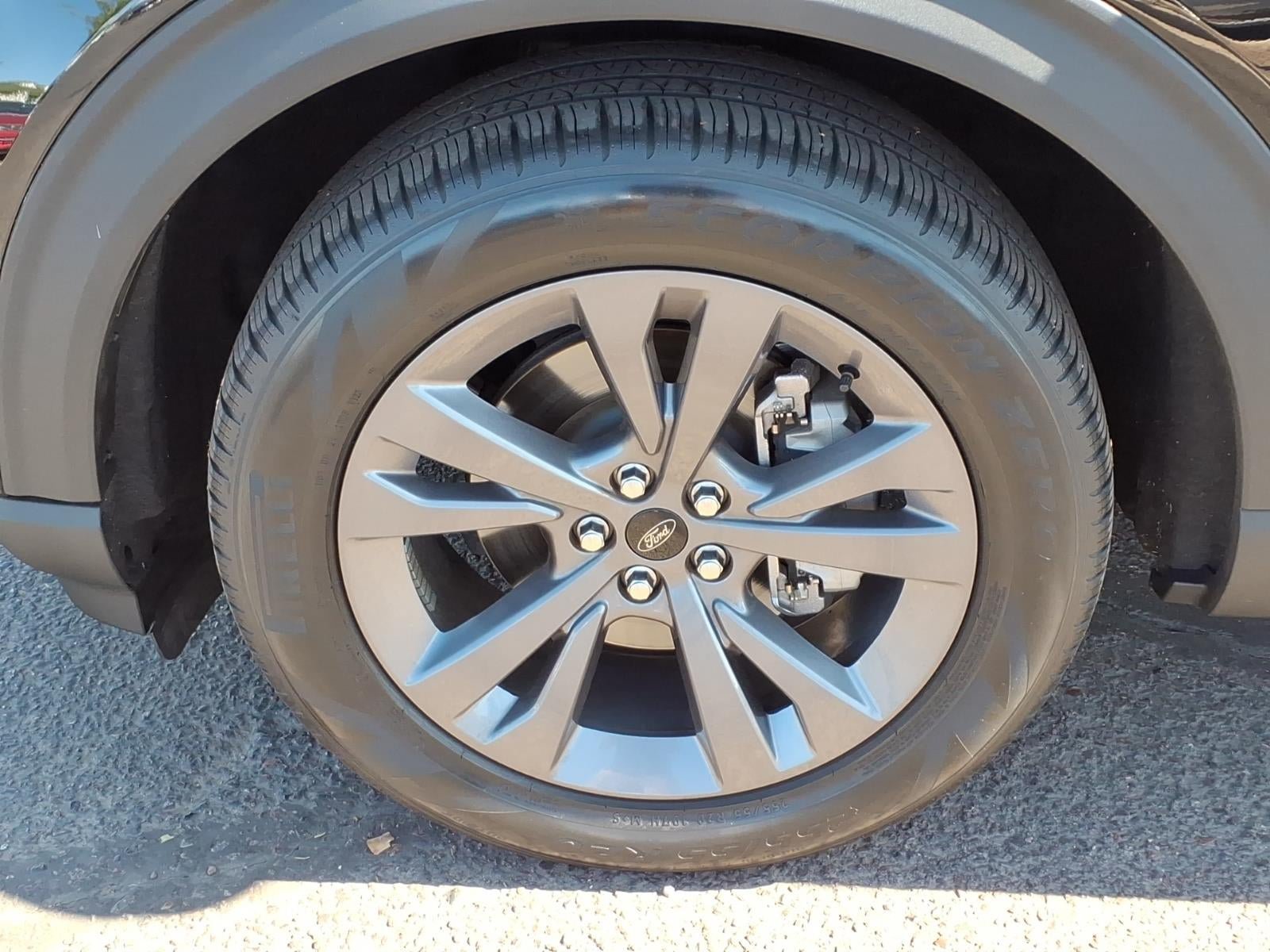Certified 2023 Ford Explorer XLT w/ Equipment Group 202A RWD image 9