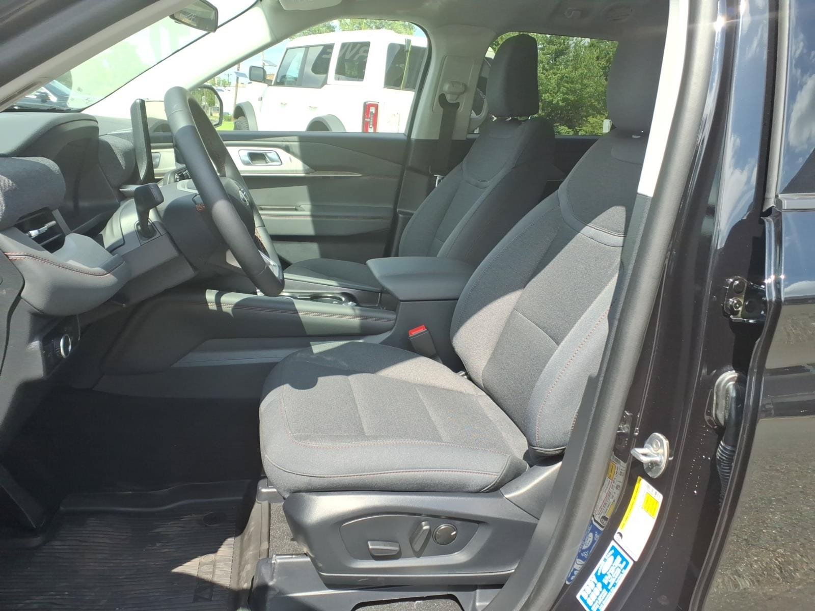 Certified 2026 Ford Explorer Active AWD/4WD image 19