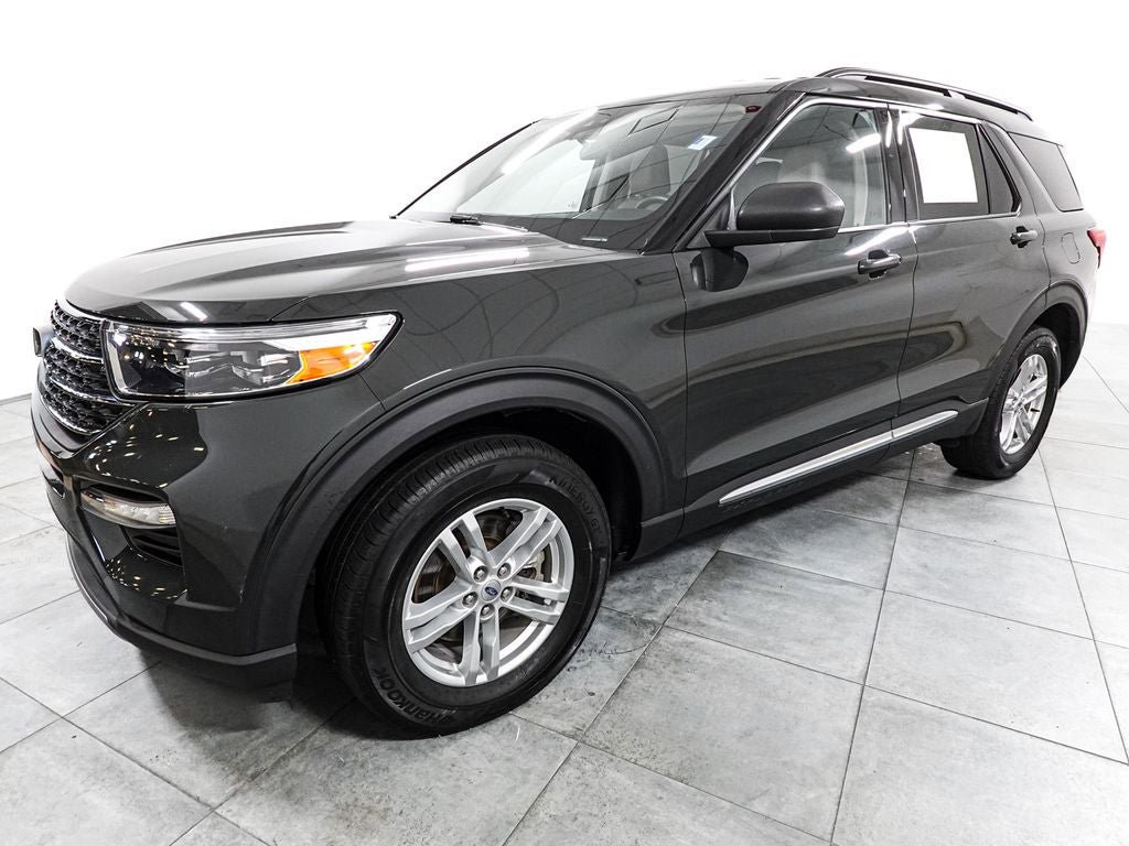 Certified 2023 Ford Explorer XLT w/ Equipment Group 202A AWD/4WD image 4