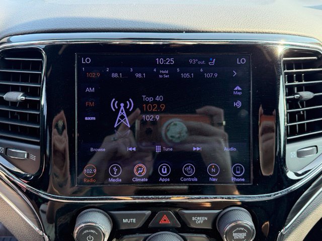 Used 2019 Jeep Grand Cherokee Limited w/ Luxury Group II AWD/4WD image 18