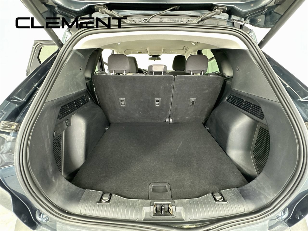 Certified 2022 Ford Escape SE w/ SE Sport Appearance Package FWD image 11