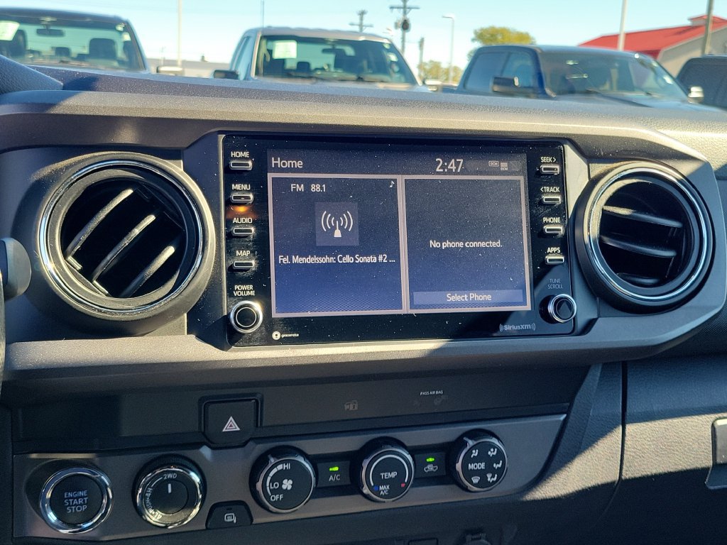 Used 2020 Toyota Tacoma TRD Sport AWD/4WD image 28