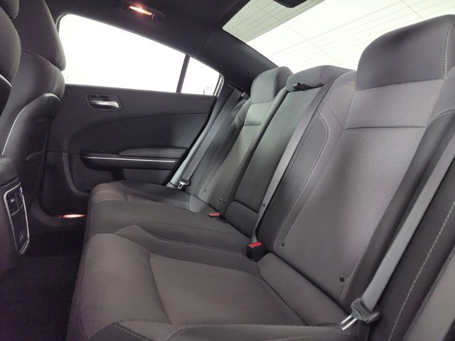Used 2019 Dodge Charger SXT RWD image 14