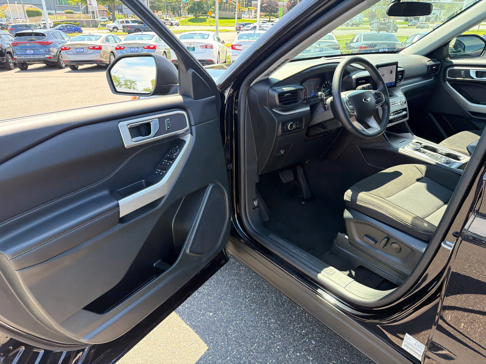 Certified 2023 Ford Explorer XLT AWD/4WD image 8