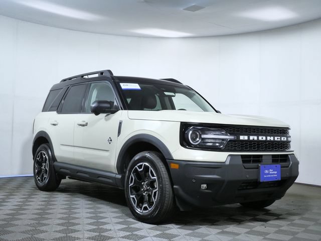Certified 2025 Ford Bronco Sport Outer Banks w/ Outer Banks Tech Package+ AWD/4WD image 1