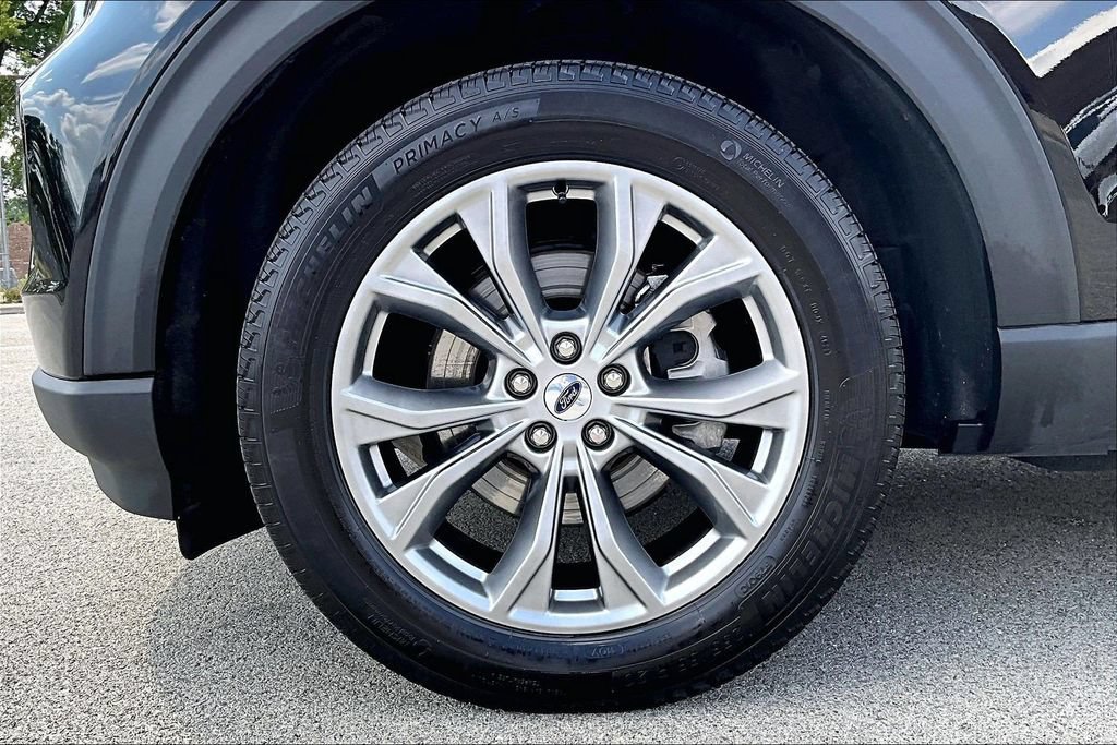 Certified 2023 Ford Explorer XLT w/ Equipment Group 202A AWD/4WD image 9