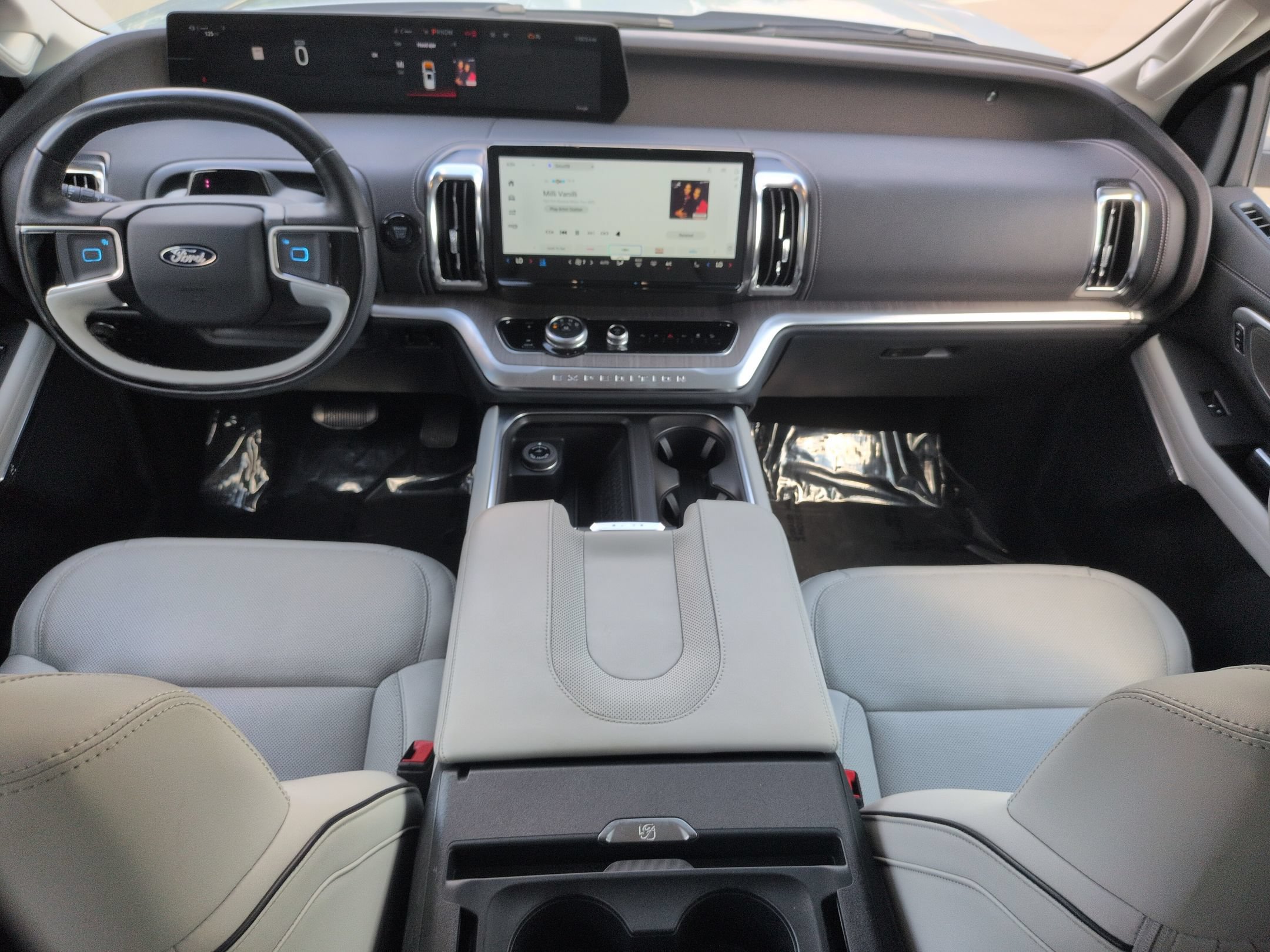 Certified 2025 Ford Expedition Platinum w/ Platinum Ultimate Package AWD/4WD image 32