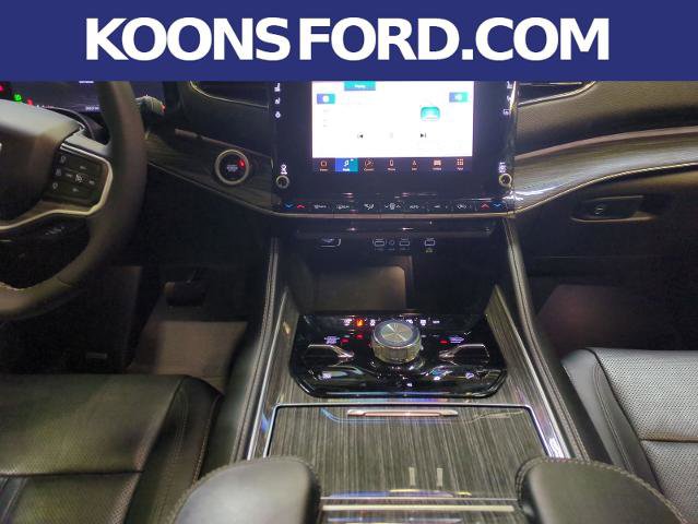 Used 2022 Jeep Wagoneer Series III w/ Rear Seat Video Group 1 AWD/4WD image 17