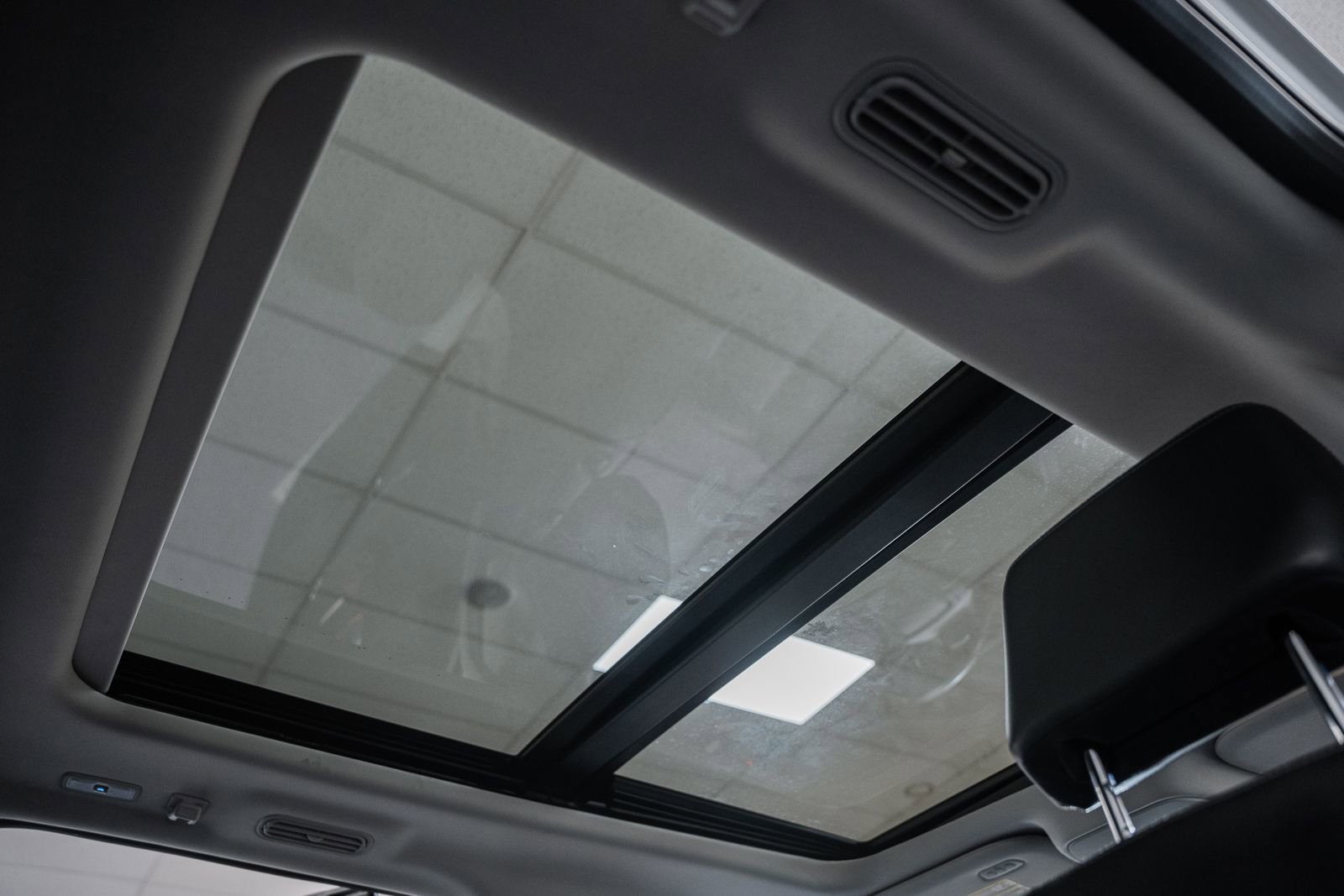 Certified 2025 Ford Expedition Max Platinum image 50