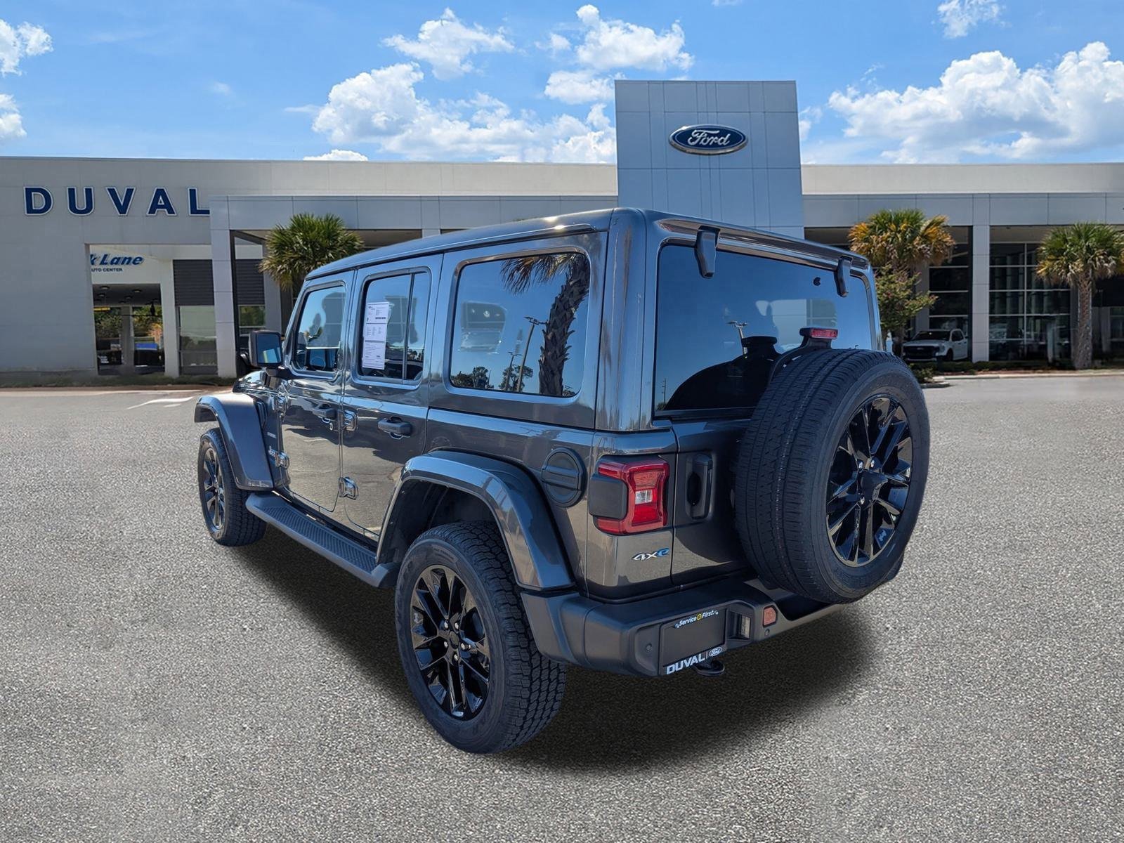 Used 2021 Jeep Wrangler Unlimited Sahara w/ Cold Weather Group image 3