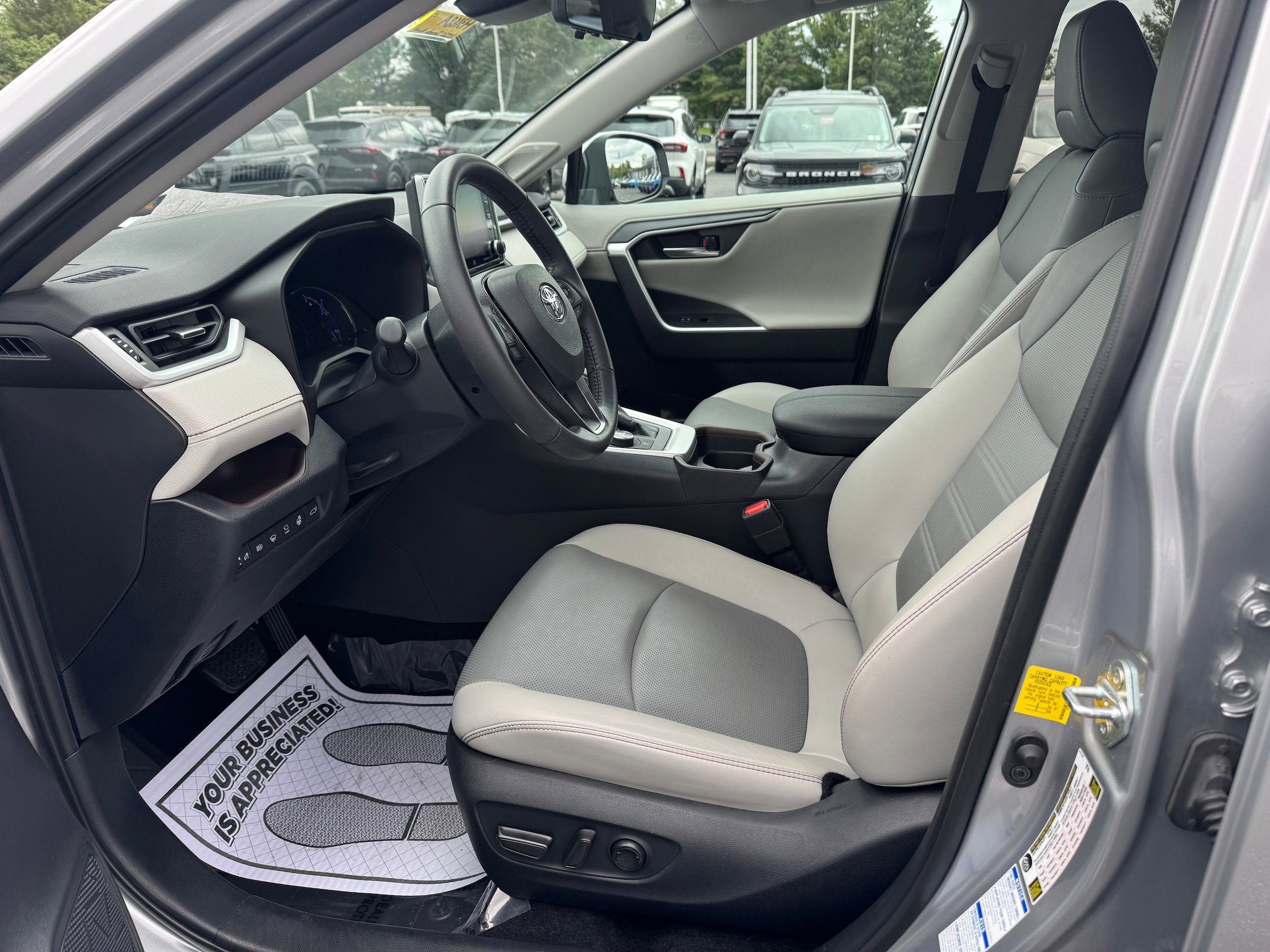 Used 2020 Toyota RAV4 Limited AWD/4WD image 12