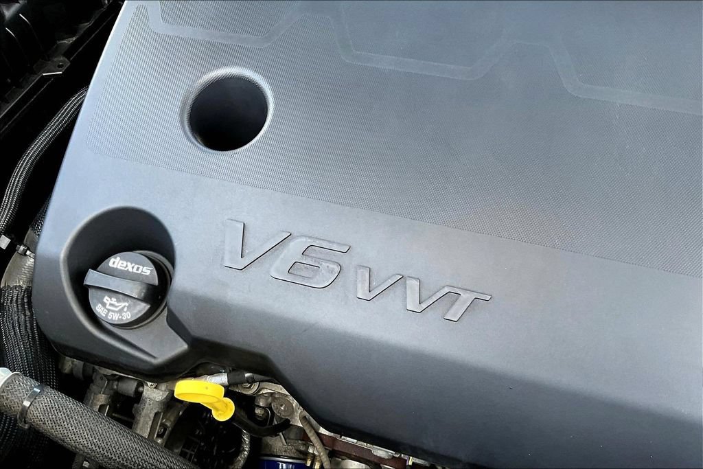 Used 2021 Chevrolet Traverse LS FWD image 34