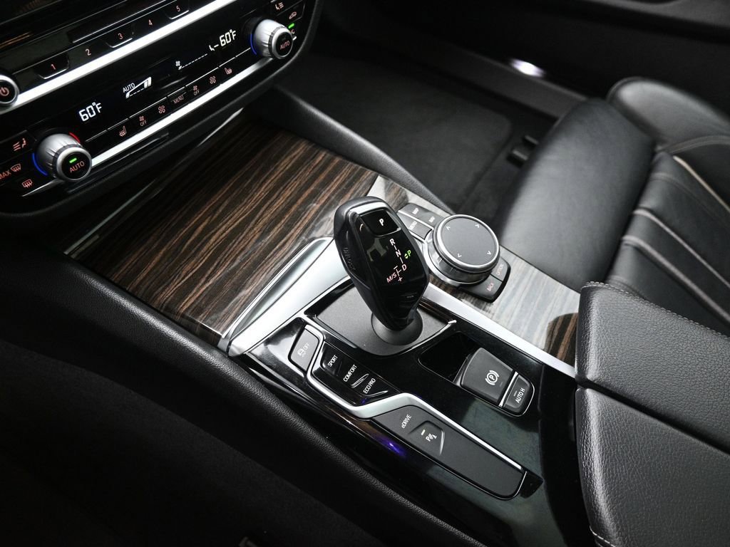 Used 2019 BMW 530e w/ Convenience Package image 21